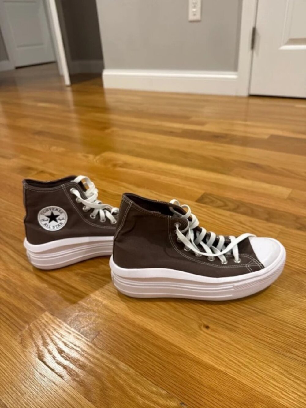 Platform Converse - Picture 1 of 6